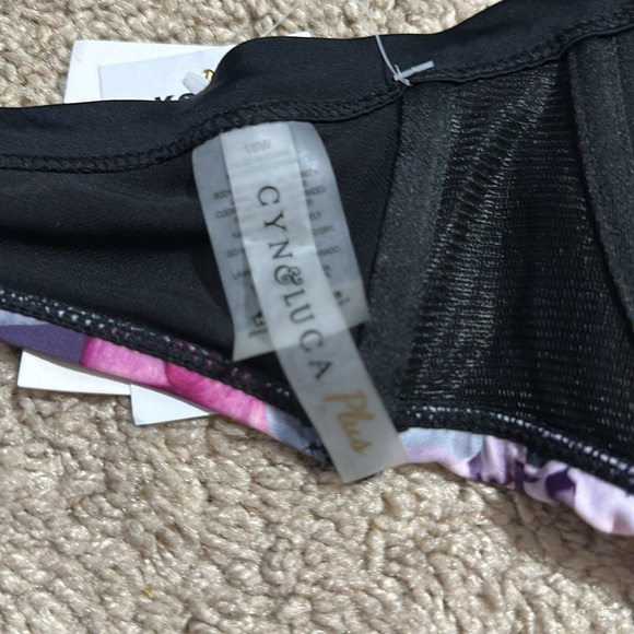 Cyn & Luca Floral Bikini Top Size 16W NWT Underwire Beach Pool - Picture 5 of 6